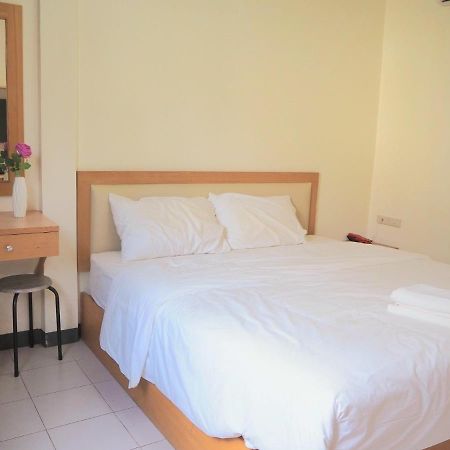 Nana Best Inn Hotel Makkasan Exterior photo