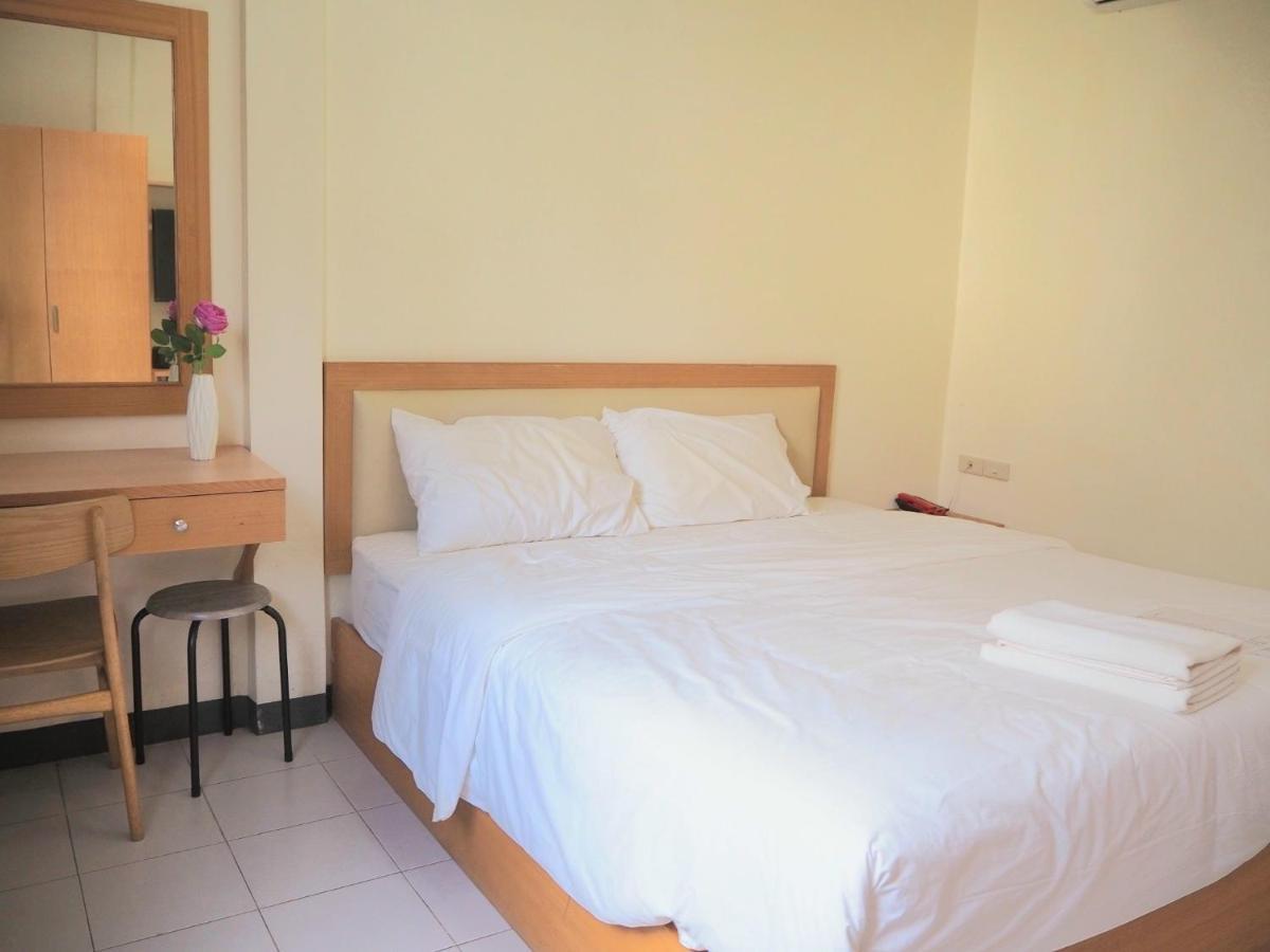 Nana Best Inn Hotel Makkasan Exterior photo