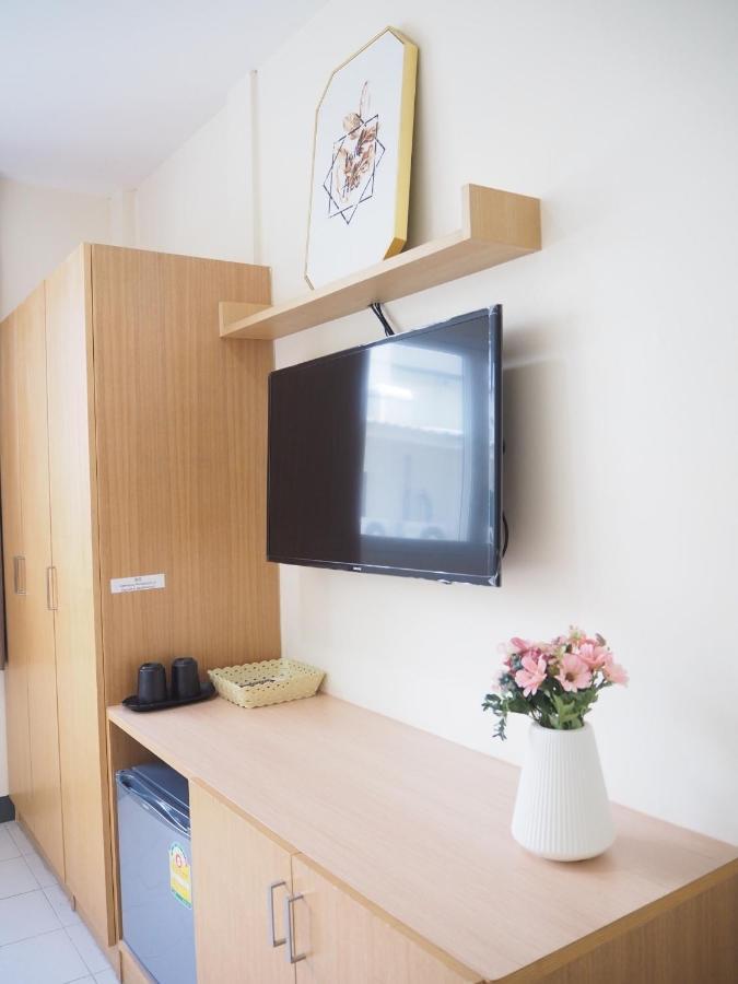Nana Best Inn Hotel Makkasan Exterior photo