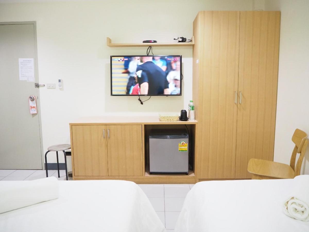 Nana Best Inn Hotel Makkasan Exterior photo