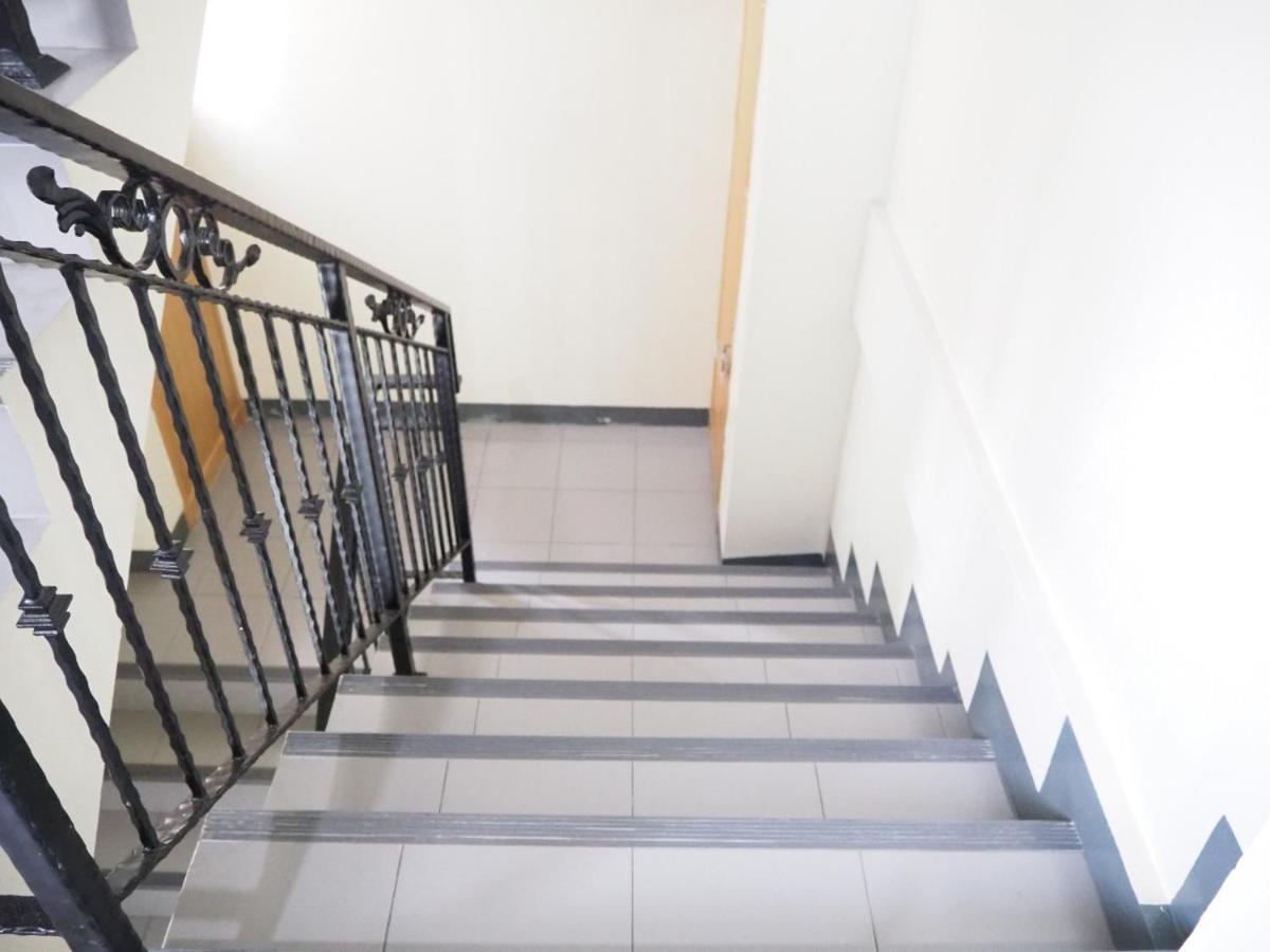 Nana Best Inn Hotel Makkasan Exterior photo