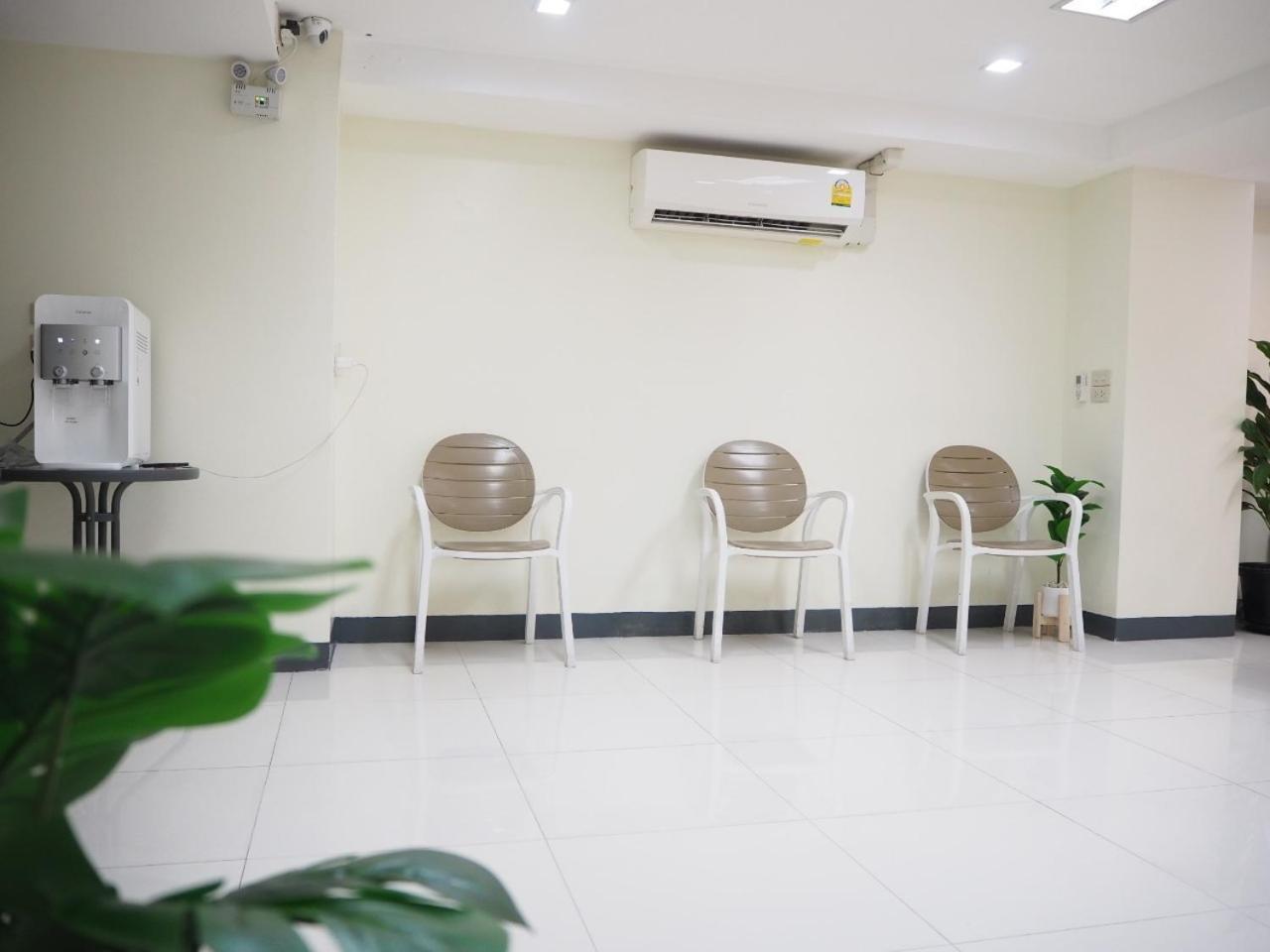 Nana Best Inn Hotel Makkasan Exterior photo