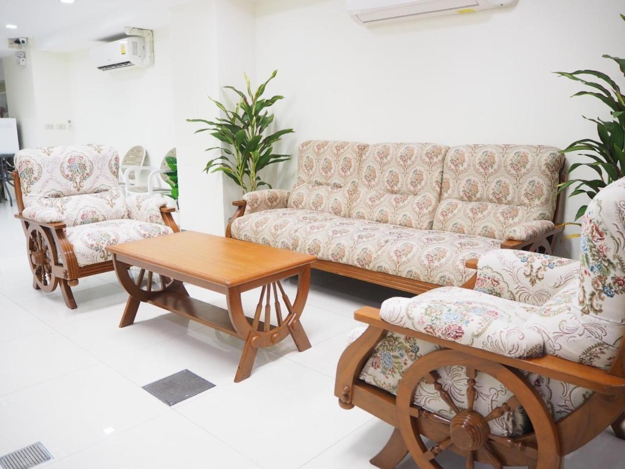 Nana Best Inn Hotel Makkasan Exterior photo